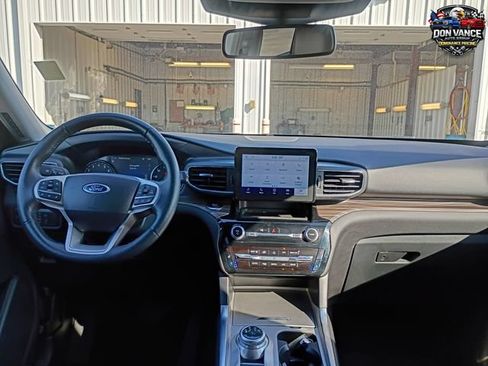 Used 2024 Ford Explorer Limited RWD image 12