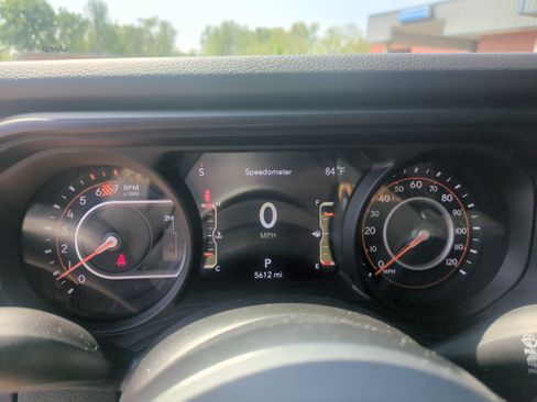 Used 2024 Jeep Wrangler Unlimited Sport AWD/4WD image 10