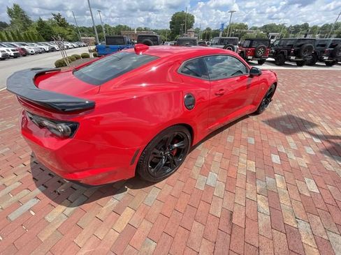 Used 2020 Chevrolet Camaro SS RWD image 33