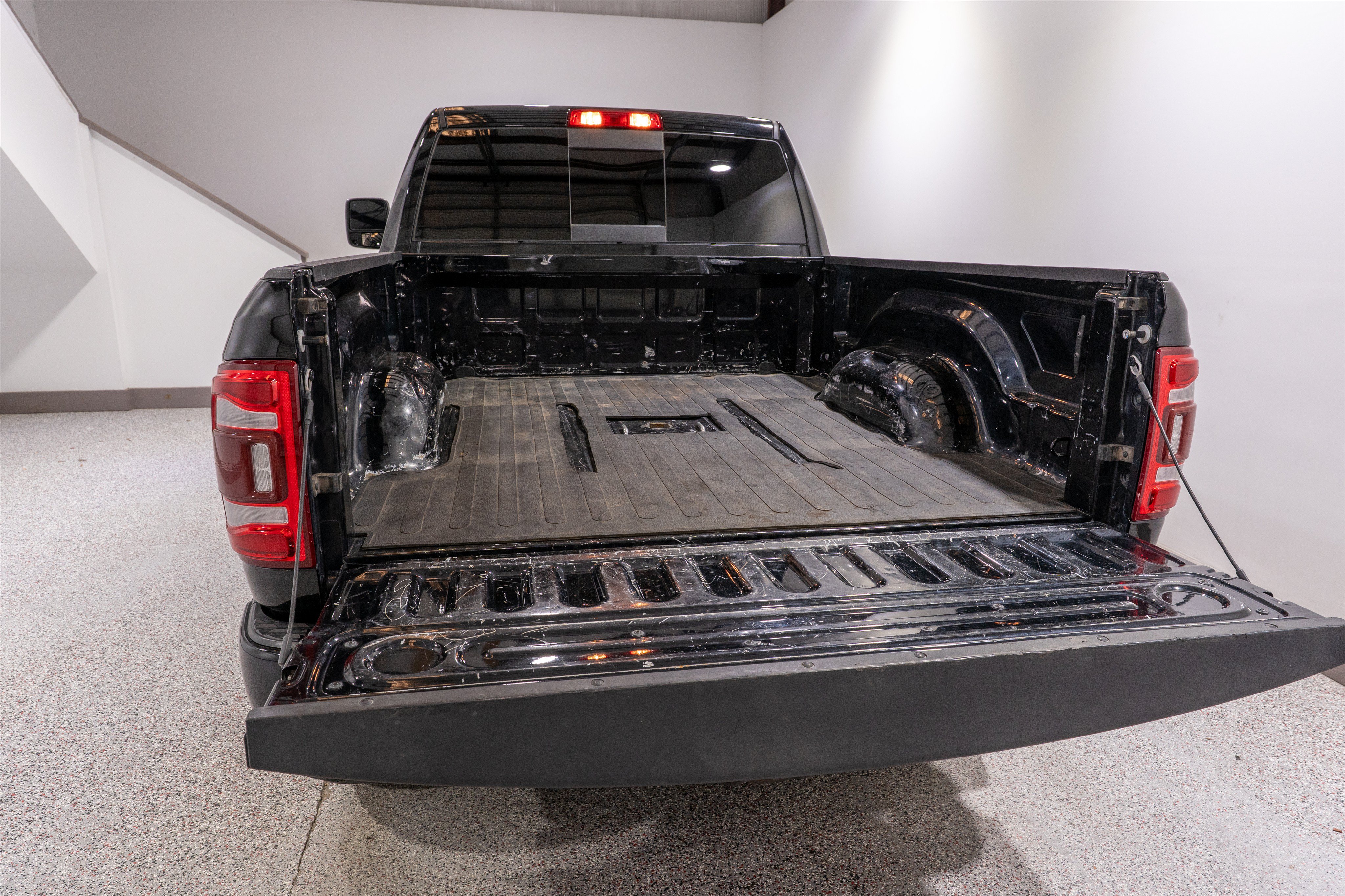 Used 2024 RAM 2500 Laramie AWD/4WD image 11