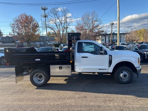 New 2026 Ford F350 XL w/ XL Chrome Package image 4