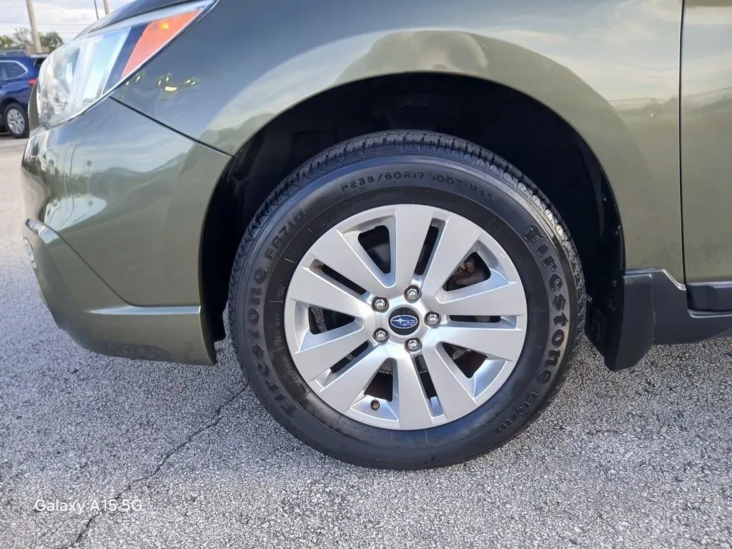 Used 2017 Subaru Outback 2.5i Premium w/ Popular Package #1 AWD/4WD image 21