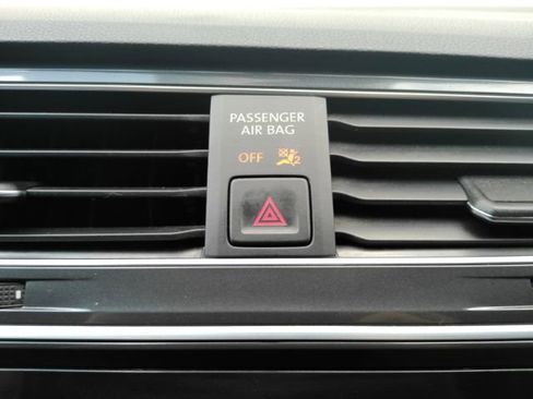 Used 2021 Volkswagen Tiguan S FWD image 39