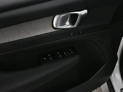 Used 2023 Volvo XC40 B5 Plus w/ Driver Assist Package image 8