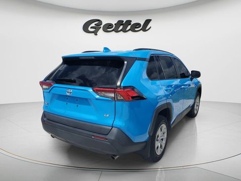 Used 2021 Toyota RAV4 LE FWD image 3