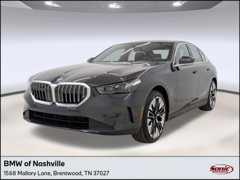 New 2026 BMW 530i w/ Premium Package RWD image 1