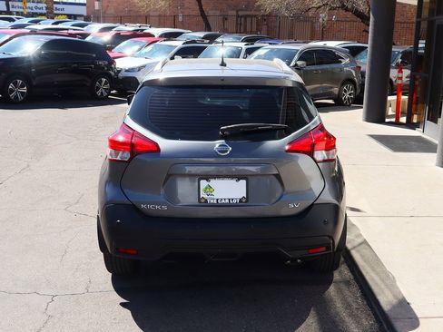 Used 2020 Nissan Kicks SV image 10