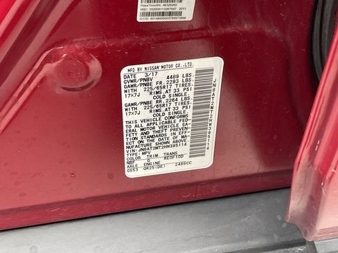 Used 2017 Nissan Rogue S image 11