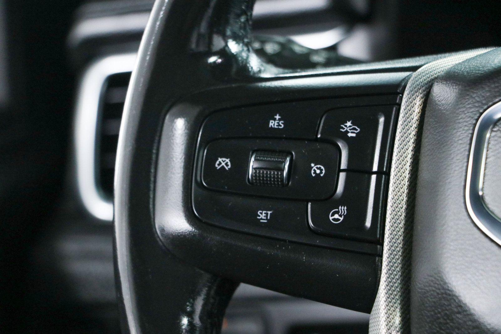 Used 2021 GMC Yukon Denali AWD/4WD image 14