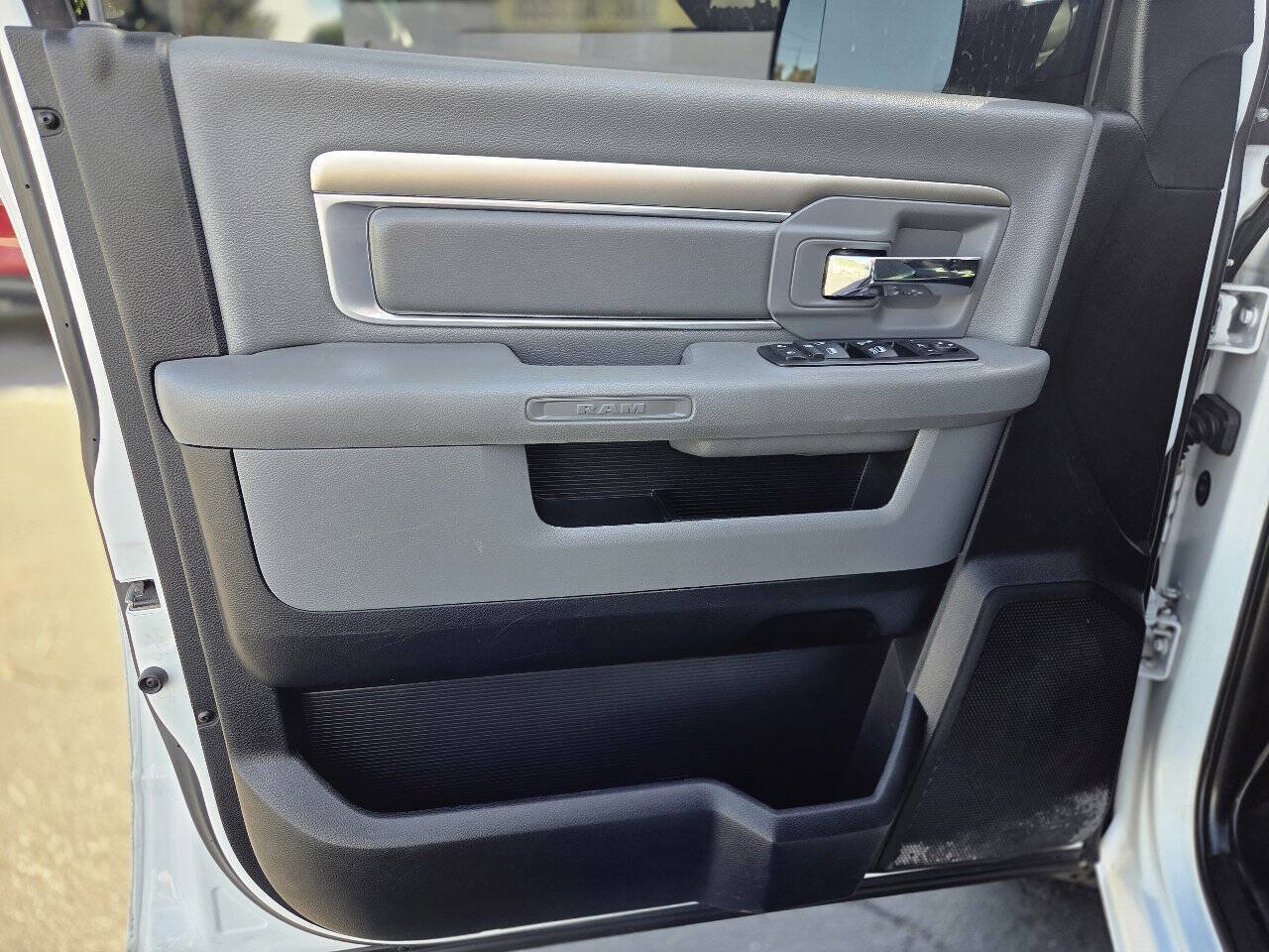 Used 2017 RAM 1500 Big Horn RWD image 41