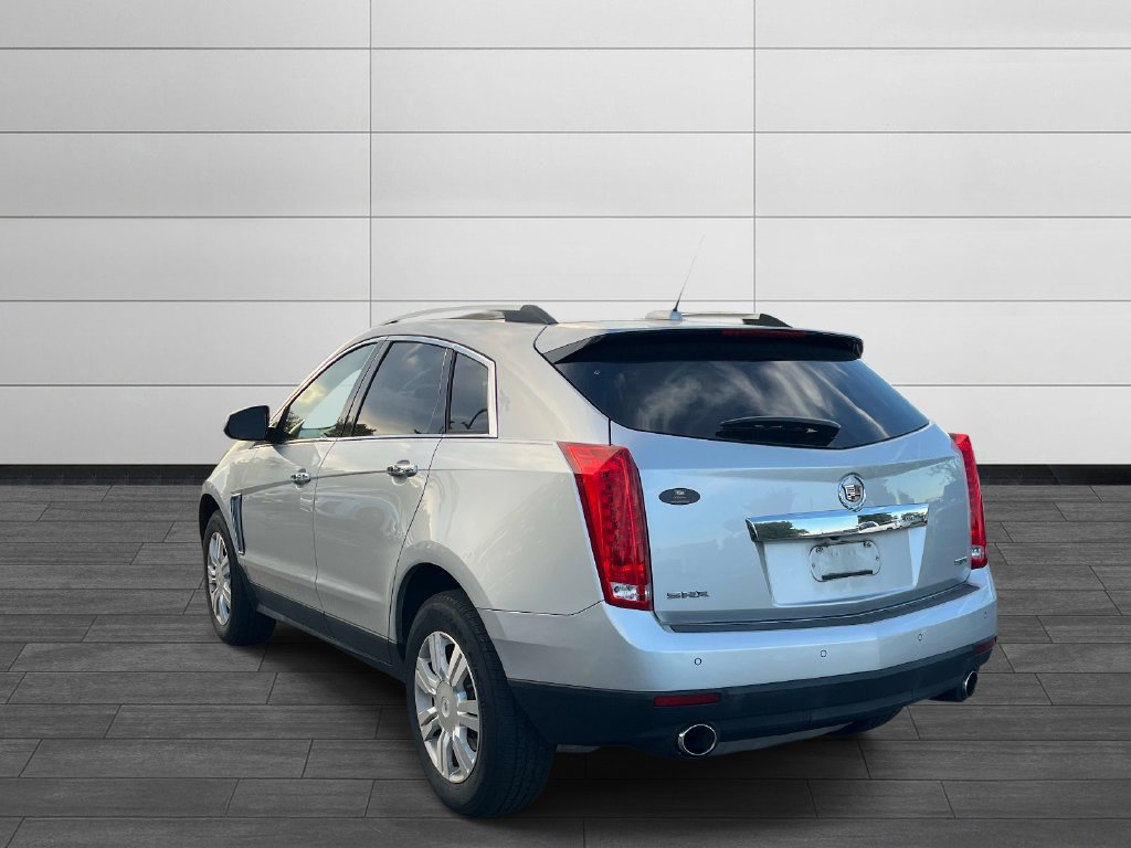 Used 2016 Cadillac SRX Luxury FWD image 3