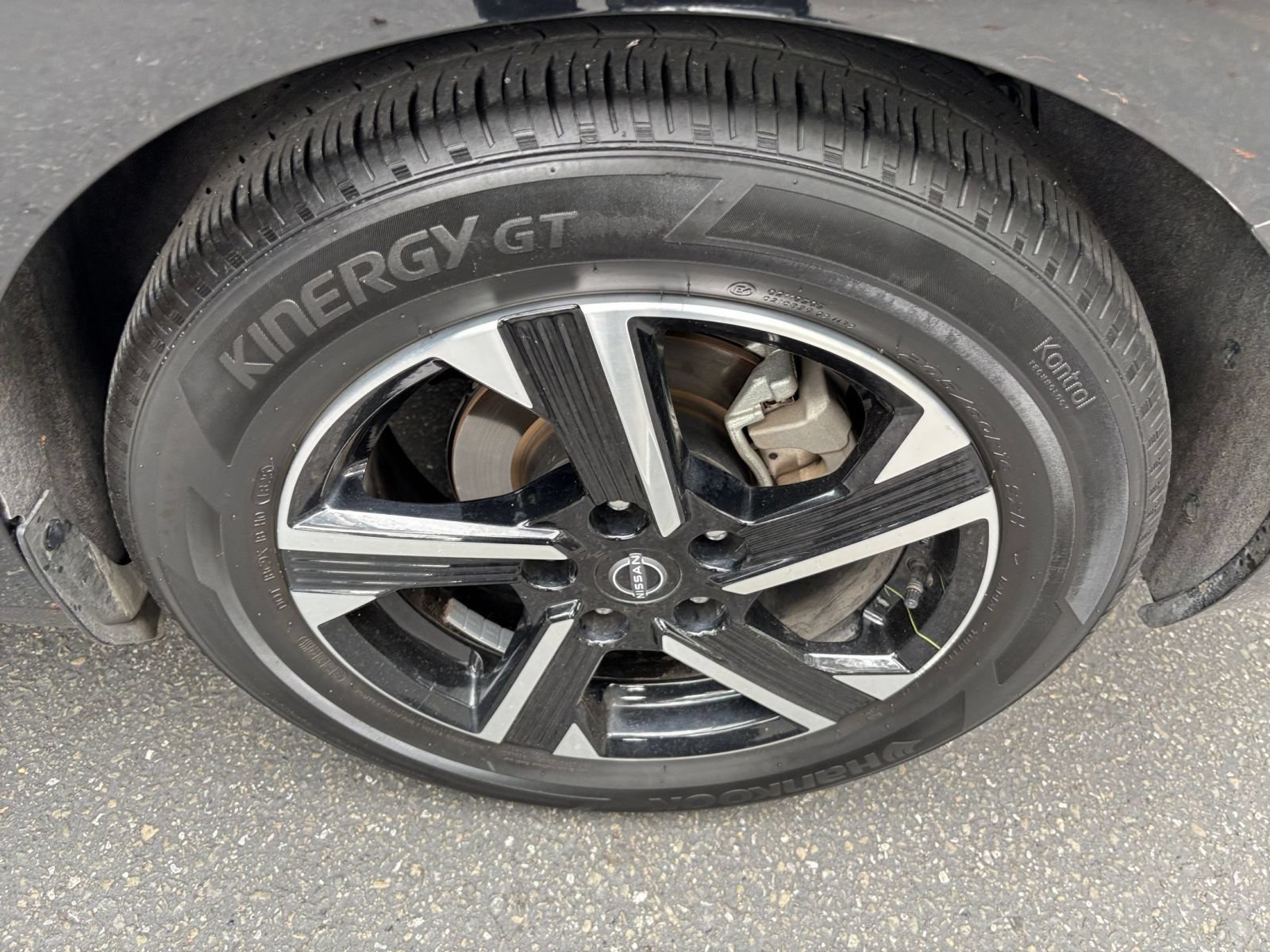 Used 2025 Nissan Sentra SV FWD image 27