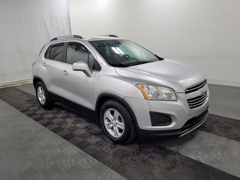 Used 2016 Chevrolet Trax LT w/ LT Convenience Package image 11