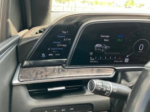 Used 2021 Cadillac Escalade Premium Luxury AWD/4WD image 28