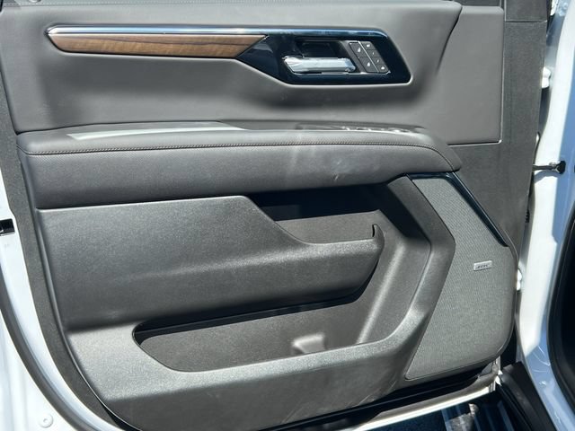 New 2026 Chevrolet Tahoe High Country AWD/4WD image 17