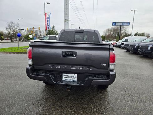 Used 2021 Toyota Tacoma TRD Off-Road w/ Technology Package image 6