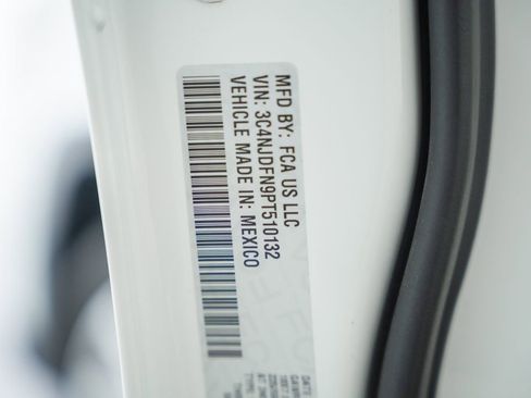 Used 2023 Jeep Compass Latitude image 46