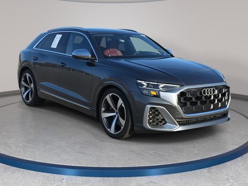 Used 2024 Audi SQ8 Prestige w/ Prestige Package image 3