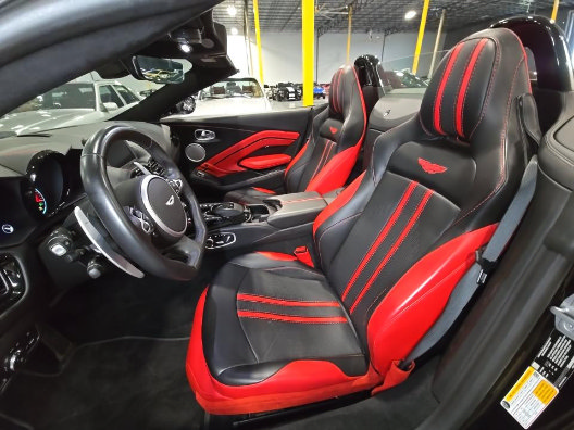 Used 2021 Aston Martin V8 Vantage Roadster RWD image 3