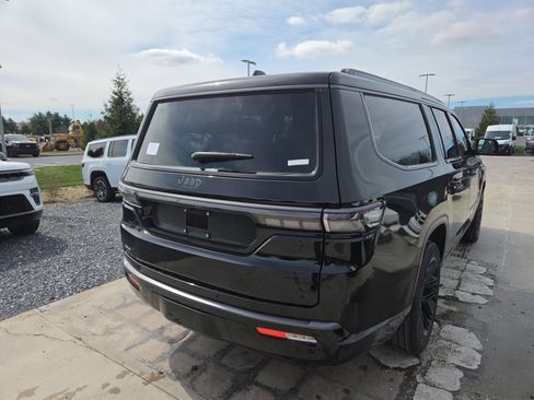 New 2026 Jeep Grand Wagoneer L Limited image 3