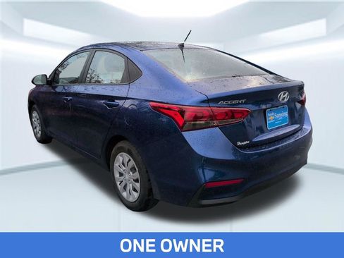 Used 2022 Hyundai Accent SE image 2