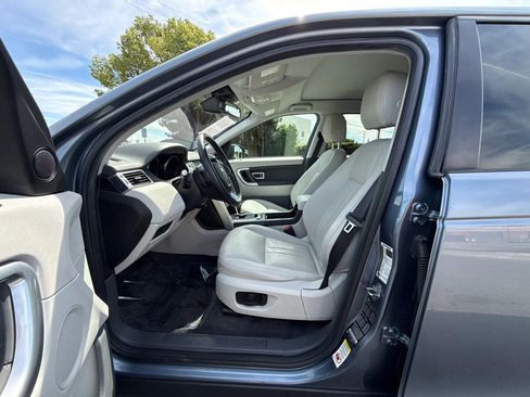 Used 2019 Land Rover Discovery Sport HSE image 11