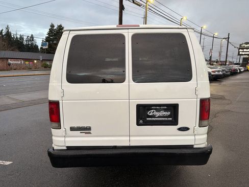 Used 2008 Ford E-350 and Econoline 350 XLT image 4