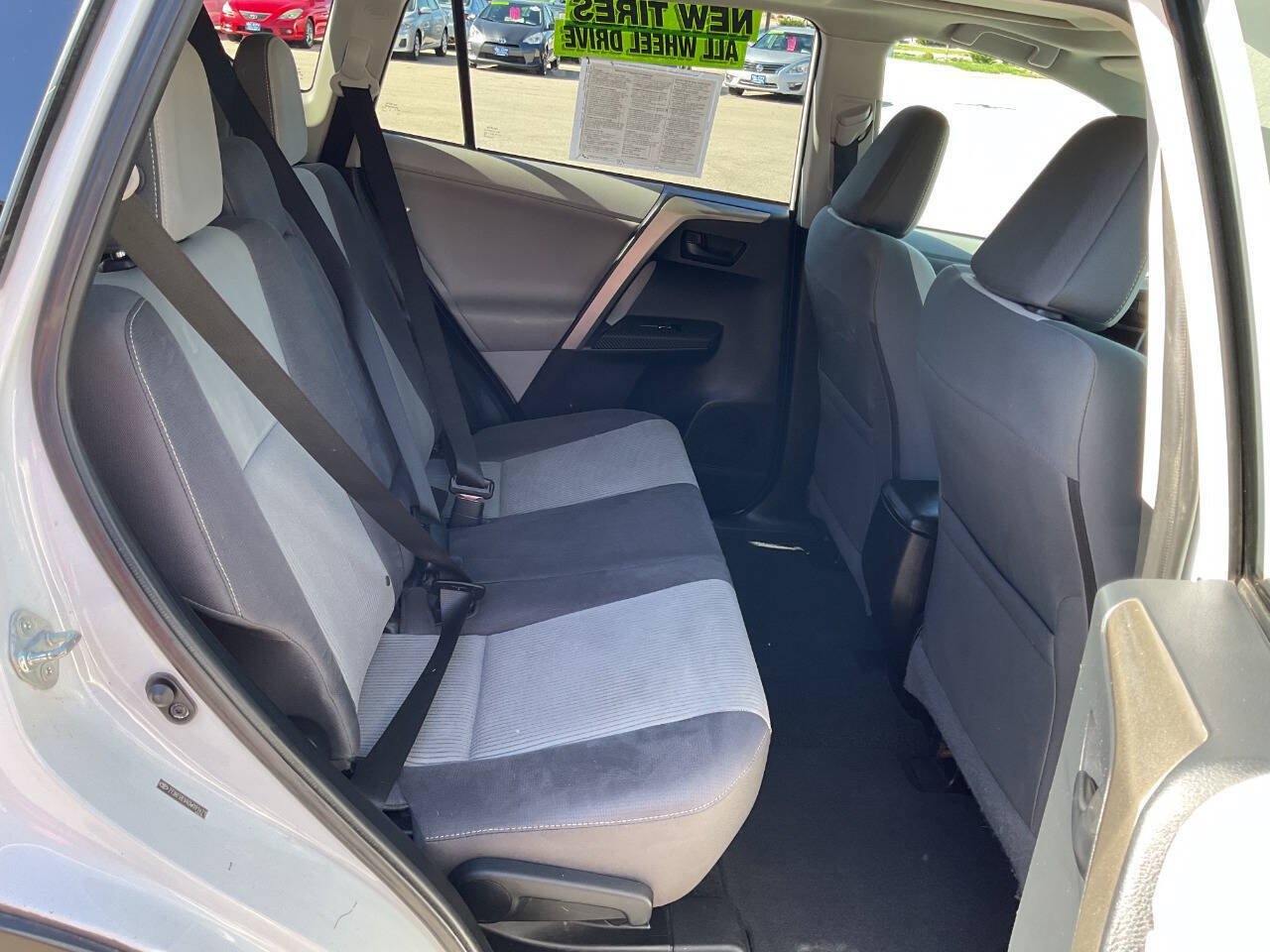 Used 2013 Toyota RAV4 XLE AWD/4WD image 35