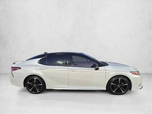 Used 2019 Toyota Camry XSE FWD image 4