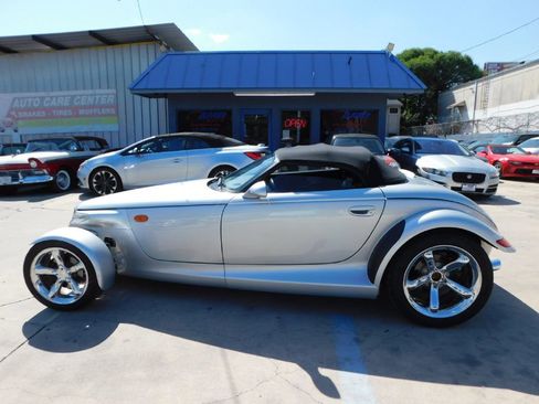 Used 2000 Plymouth Prowler image 4