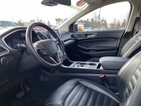 Used 2021 Ford Edge SEL w/ Convenience Package image 11