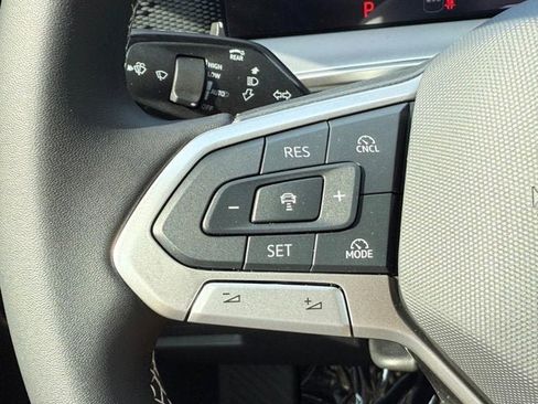 New 2025 Volkswagen Tiguan SE image 10