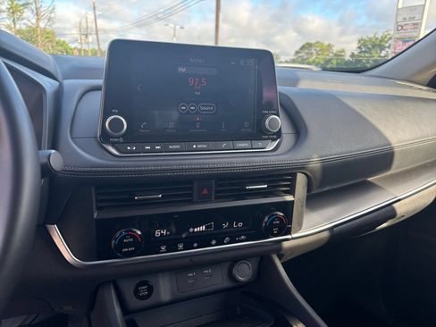Used 2025 Nissan Rogue SV FWD image 20