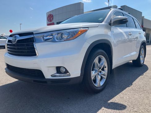 Used 2016 Toyota Highlander Limited Platinum AWD/4WD image 3