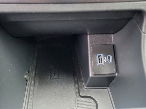 Used 2024 Ford Edge Titanium image 27