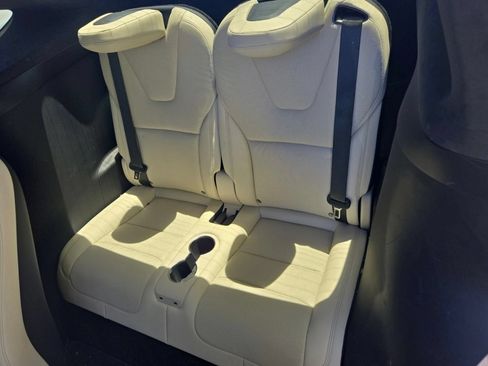 Used 2025 Tesla Model X AWD/4WD image 8