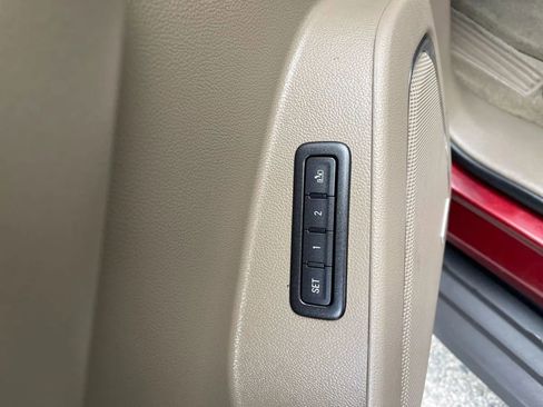 Used 2016 Chevrolet Suburban LT image 19