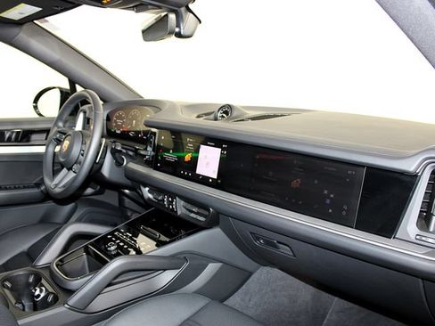 Certified 2026 Porsche Cayenne S AWD/4WD image 27