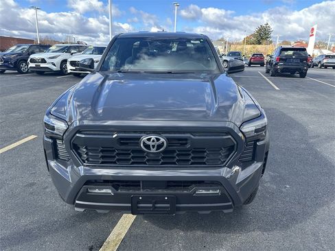 New 2025 Toyota Tacoma TRD Off-Road image 5