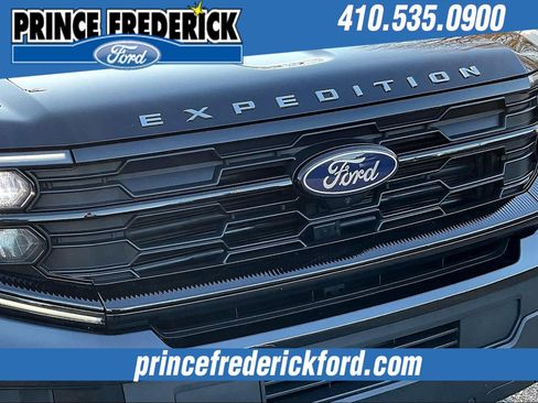 Used 2025 Ford Expedition Active image 30