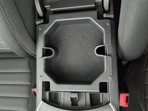 Used 2023 Ford Edge SE w/ Black Appearance Package image 26