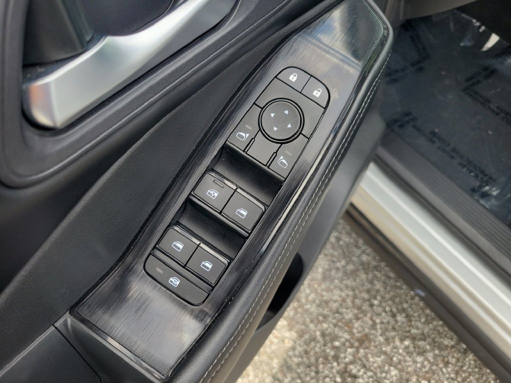 Certified 2025 Nissan Rogue SV FWD image 13