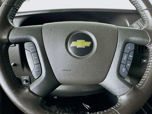Used 2021 Chevrolet Express 3500 w/ Driver Convenience Package RWD image 27