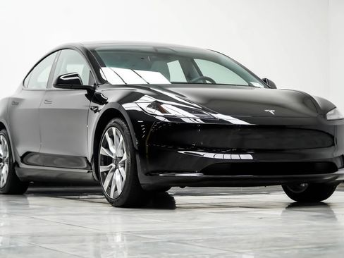 Used 2025 Tesla Model 3 Long Range RWD image 8
