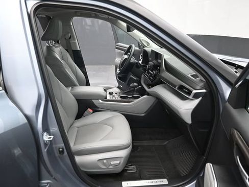 Used 2023 Toyota Highlander Limited AWD/4WD image 35