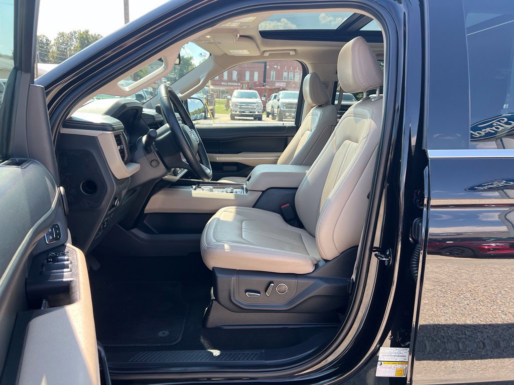 Used 2024 Ford Expedition Max Limited AWD/4WD image 14