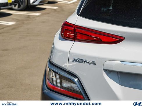 Certified 2023 Hyundai Kona Limited FWD image 7