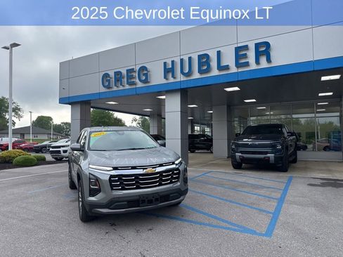 Used 2025 Chevrolet Equinox LT AWD/4WD image 2