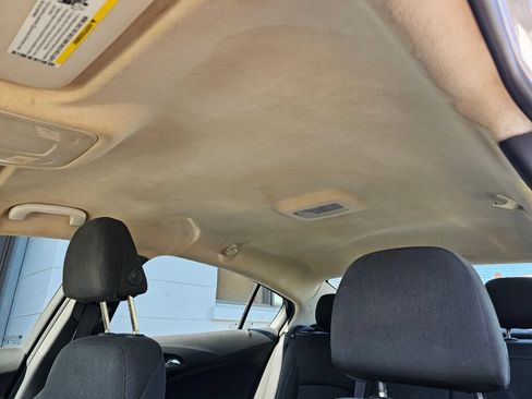 Used 2017 Chevrolet Cruze LT FWD image 22