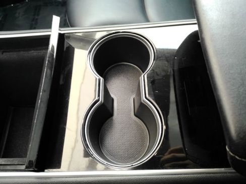 Used 2021 Tesla Model Y Long Range AWD/4WD image 42